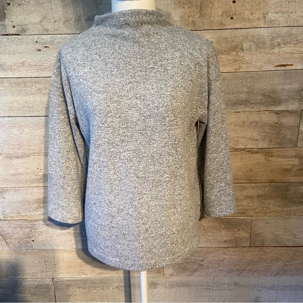 Banana Republic women’s Heather grey mock neck long sleeve top in size x-small